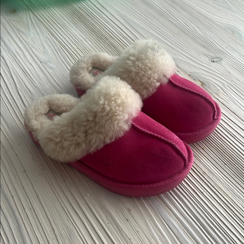 Ugg Cozy Slipper ll kids